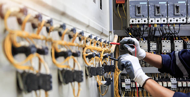 Professional Electrician technician working in Campbelltown, PA